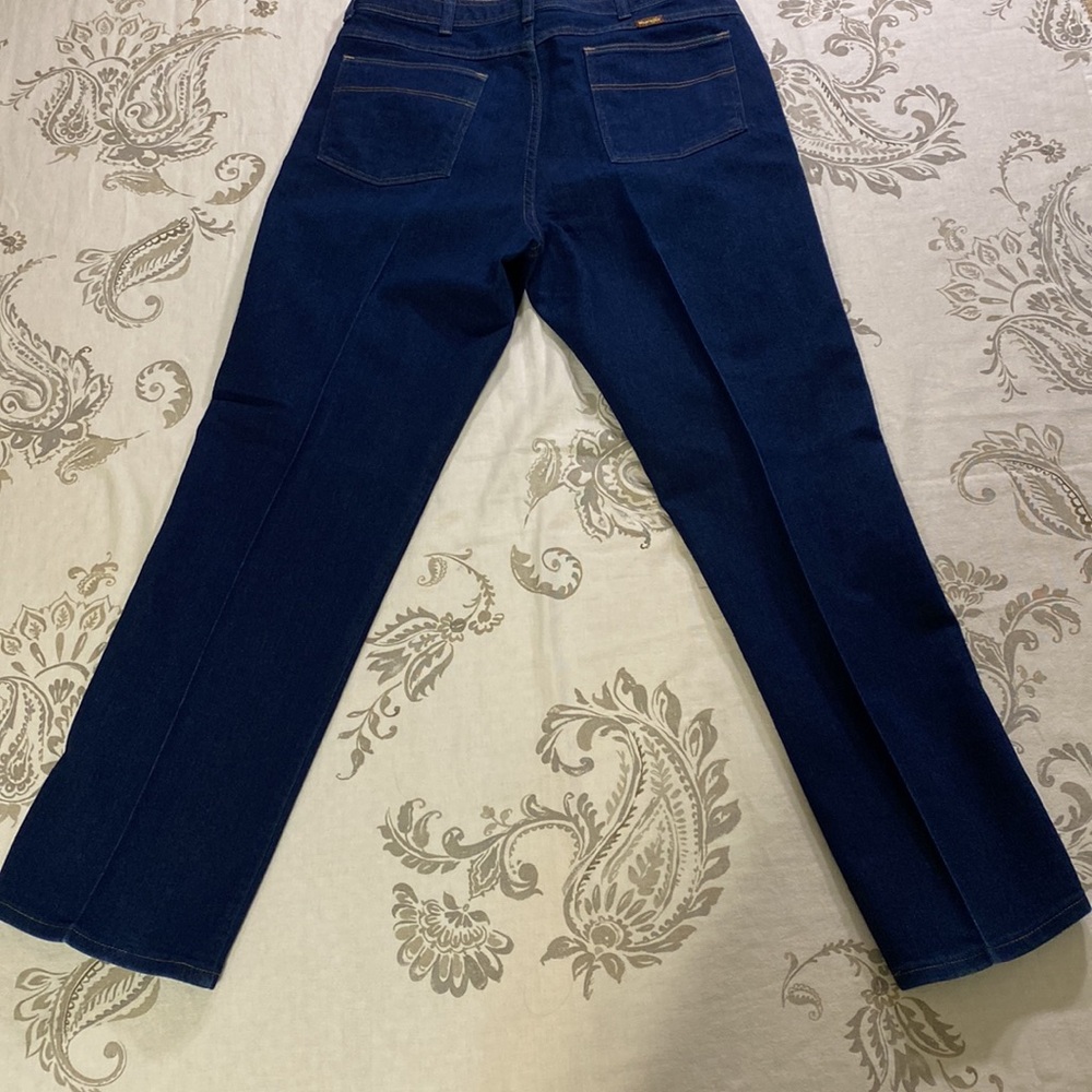 Wrangler dark wash jeans - Picture 8 of 13